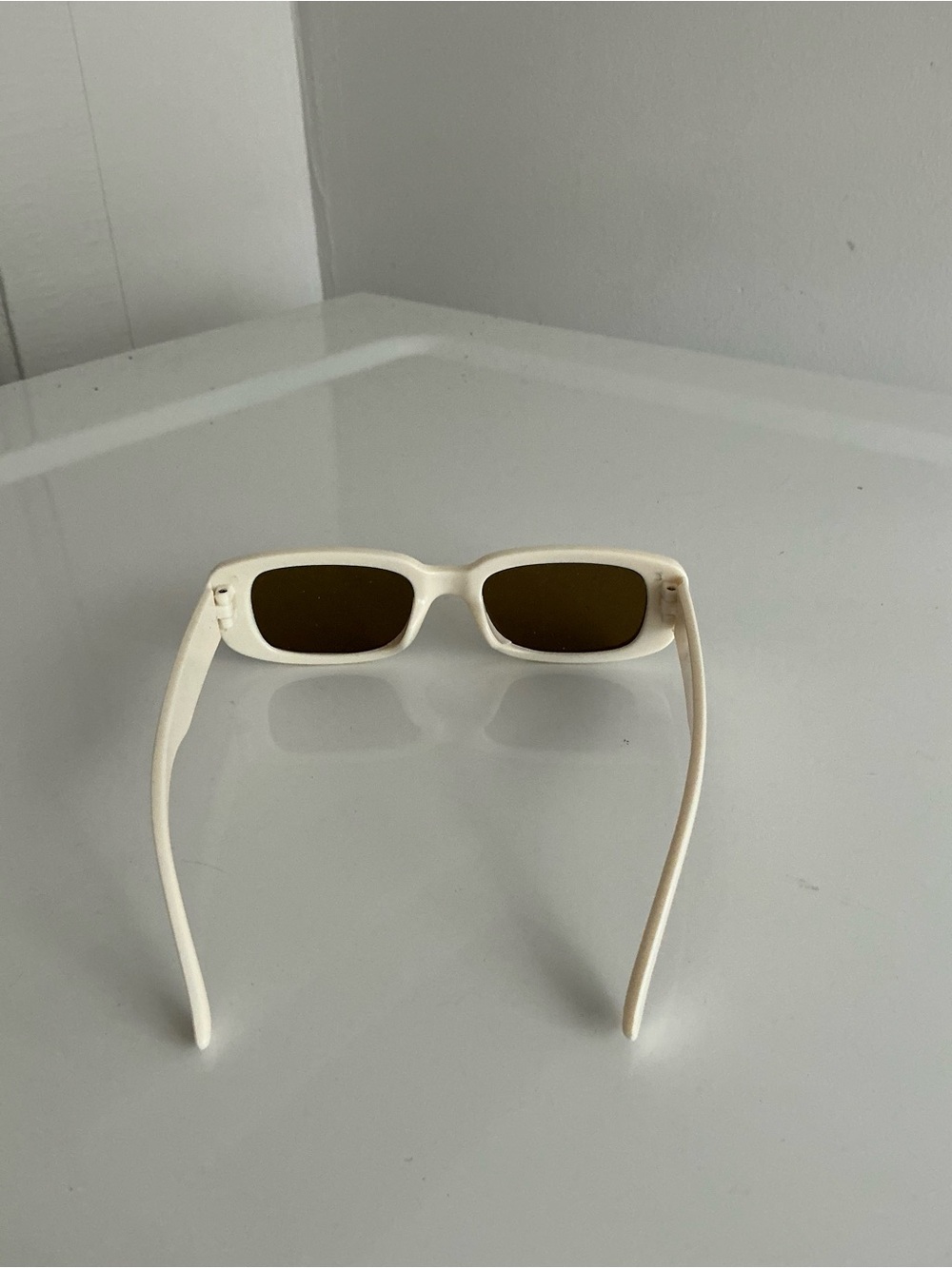 Cream Rectangular Women’s Sunglasses - Unbranded - Picture 3 of 3